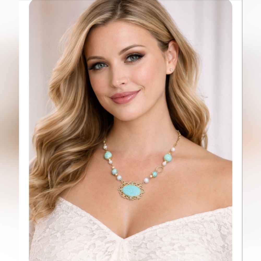 1928 Jewelry Co Turquoise Faux Pearl Gold Tone Vintage Style Statement Necklace